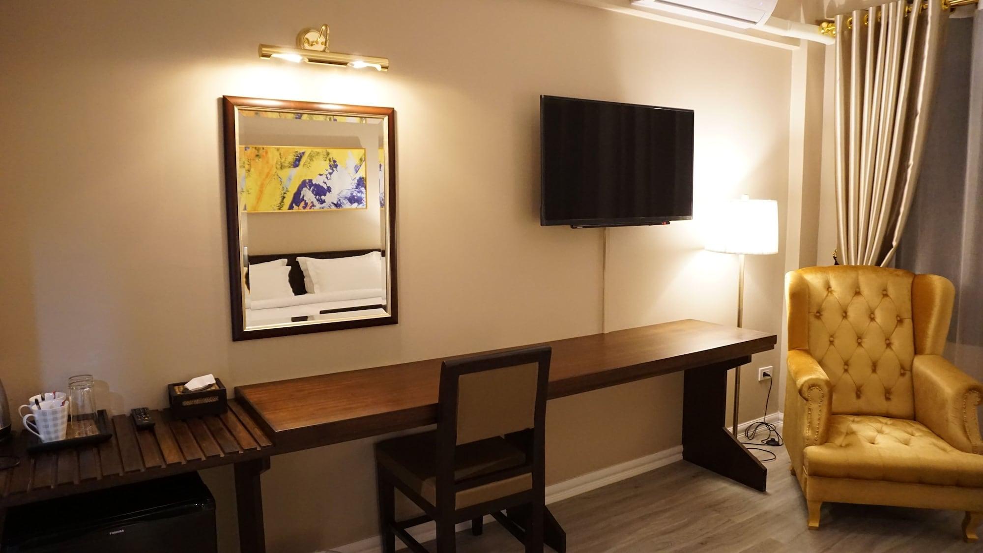 Taris Art Hotel פראה מראה חיצוני תמונה